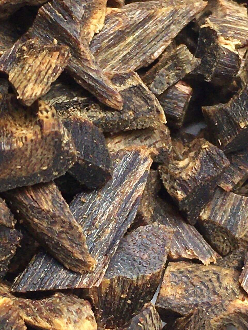 Agarwood Incense — Daily-Burn Bakhoor Sticks — Daily-burn agarwood incense in bakhoor stick format — value-pricing plantation incense agarwood for meditation centres, Buddhist temples and wellness retail.
