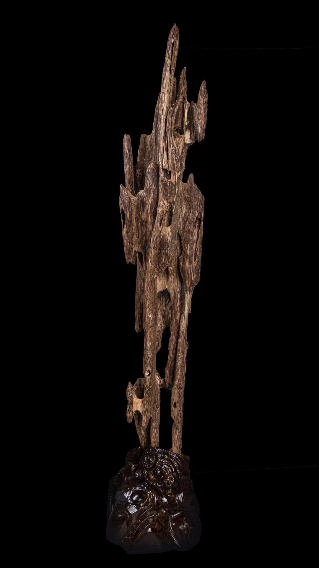 Arabic Oud Carving — High-resin arabic oud wood carving — premium decorative art for Middle Eastern luxury spaces. | agarwood wholesale Guangdong China