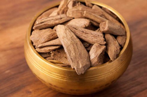 Bakhoor Incense Chips — Classic bakhoor incense chips from plantation agarwood — authentic oud bakhoor for Middle Eastern hospitality., image 2