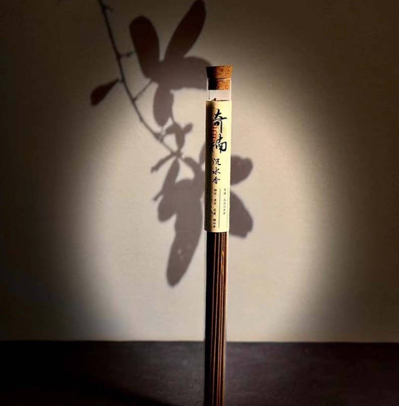 Bakhoor Oud Incense Sticks — Premium Aged Agarwood — Premium aged bakhoor oud incense sticks — bakhoor sticks built around aged agarwood for charcoal-free oud bakhoor fragrance. Apex of our bakhoor sticks range., image 4
