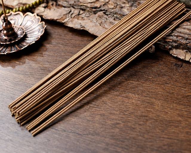Bulk loose agarwood incense sticks shipped unpackaged — the format that needs both an export and an EU import permit