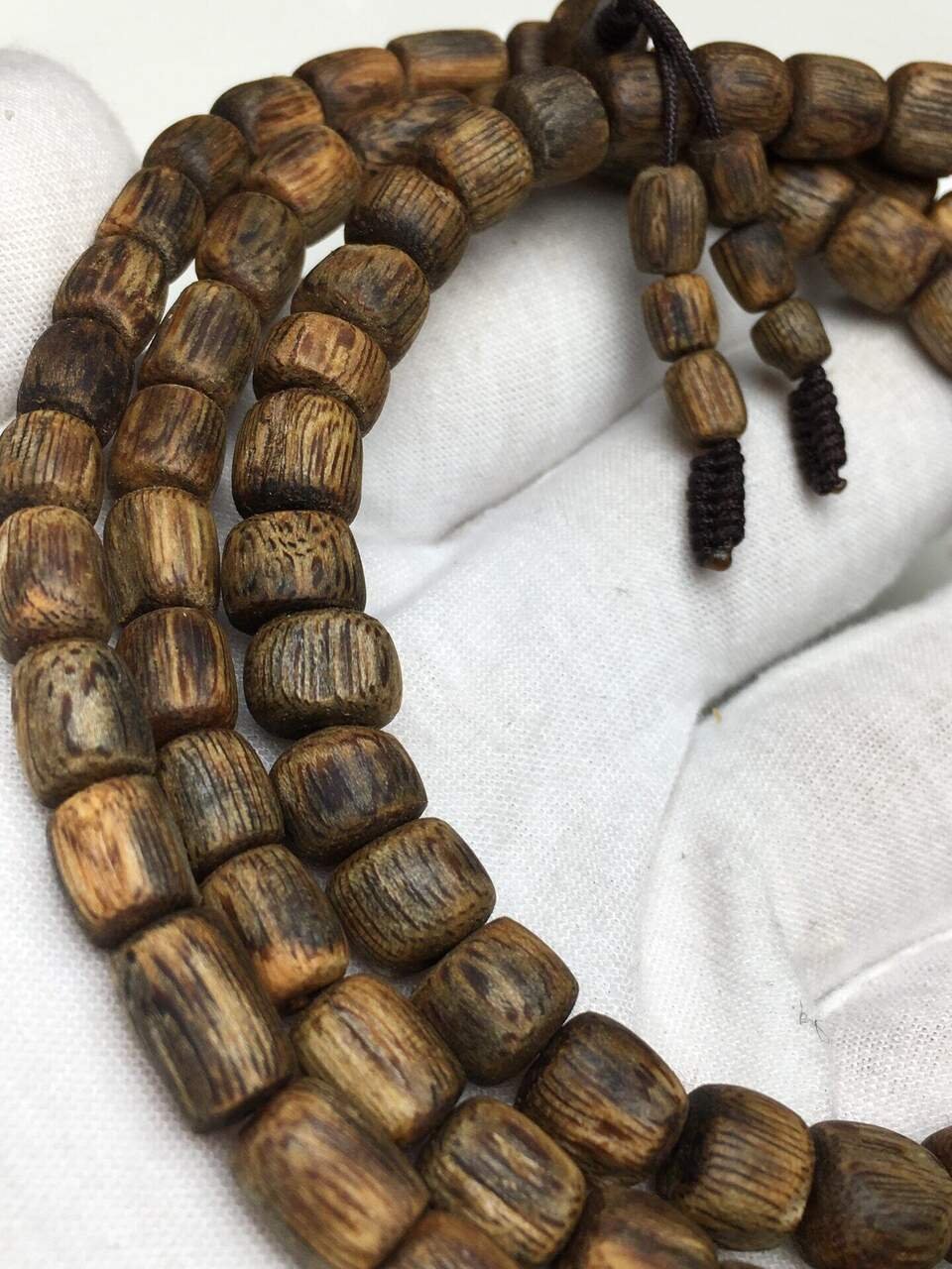 3mm Round Bead Agarwood Bracelet — profile and cross-section angle for grading reference