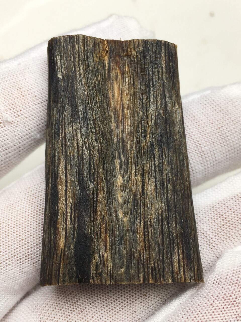 Wushi 2mm Agarwood Bracelet — Wushi agarwood bracelet 2mm — fine micro Aquilaria sinensis oud beads in heritage Wushi style. | agarwood wholesale Guangdong China