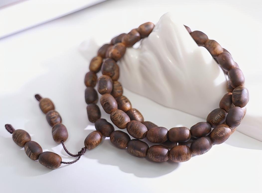 Scar Pattern Multi-Wrap Agarwood Bracelet — Distinctive scar agarwood bracelet (multi-wrap) — resin-scar Aquilaria sinensis premium oud. | agarwood wholesale Guangdong China